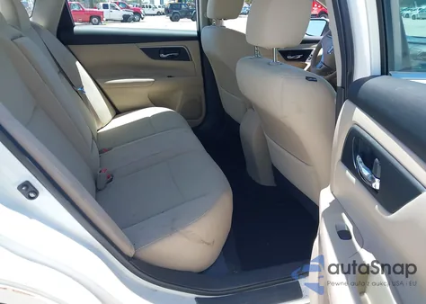 2015 Nissan Altima 2.5 Sv z USA, uszkodzony, nr VIN 1N4AL3AP4FC421239